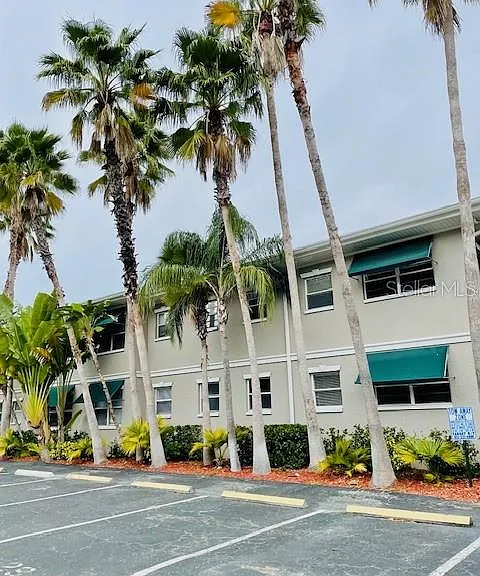 212 S Church Ave #109 - Photo 4 of 19