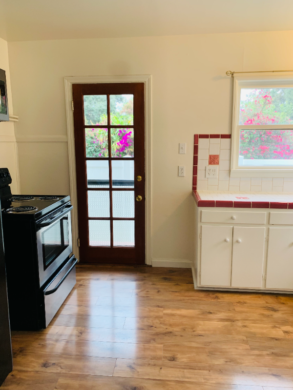 254 N Canyon Blvd - Photo 2 of 9