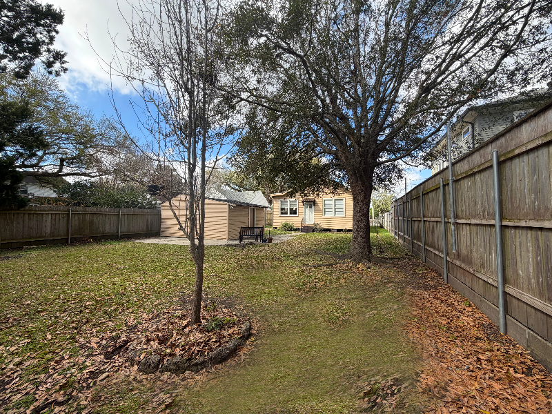 235 Helios Ave - Photo 3 of 19