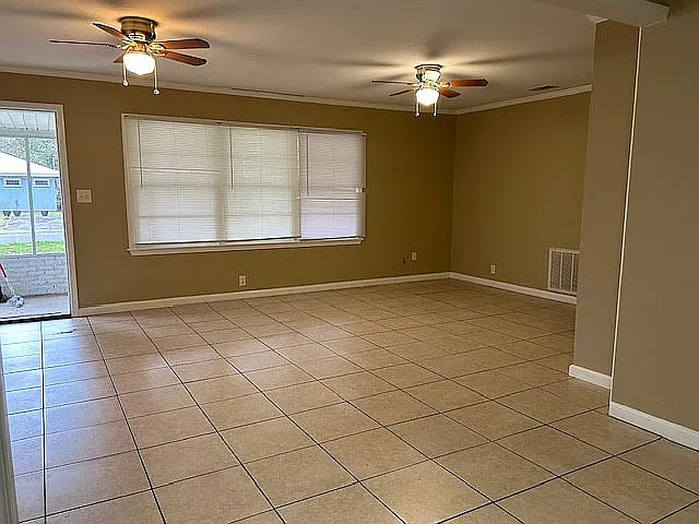 3056 Farcott St - Photo 3 of 7