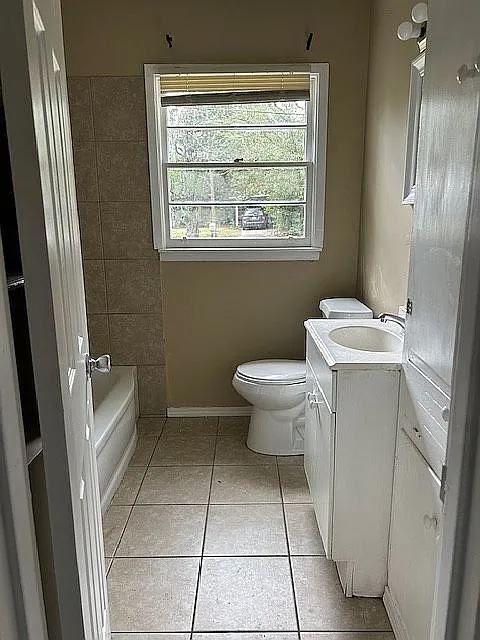 3056 Farcott St - Photo 4 of 7