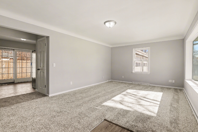 10203 Shadowlane Ave - Photo 5 of 20