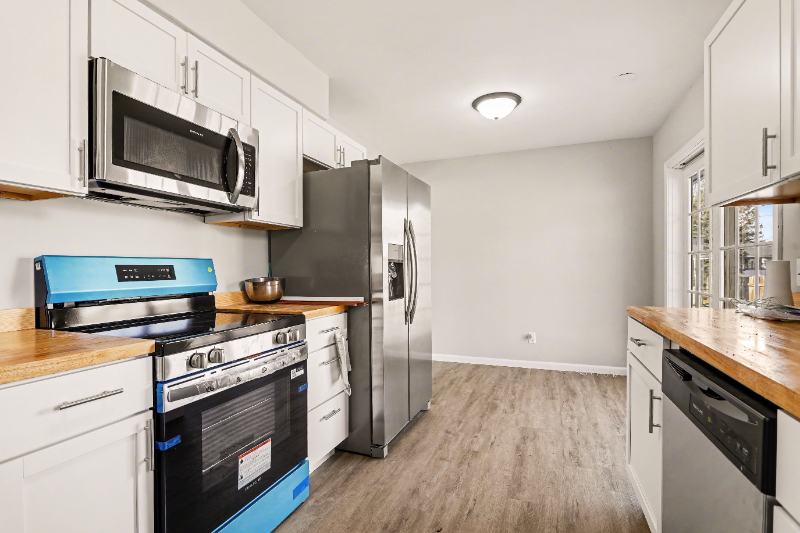 10203 Shadowlane Ave - Photo 7 of 20