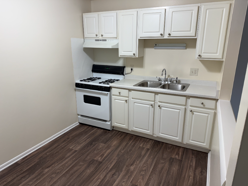 6213 S 13th St #7 - Photo 4 of 10