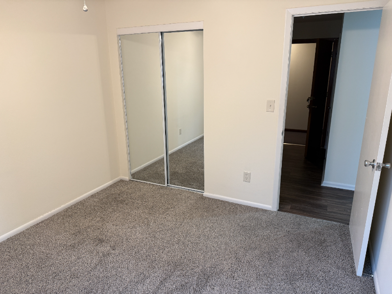 6213 S 13th St #7 - Photo 7 of 10