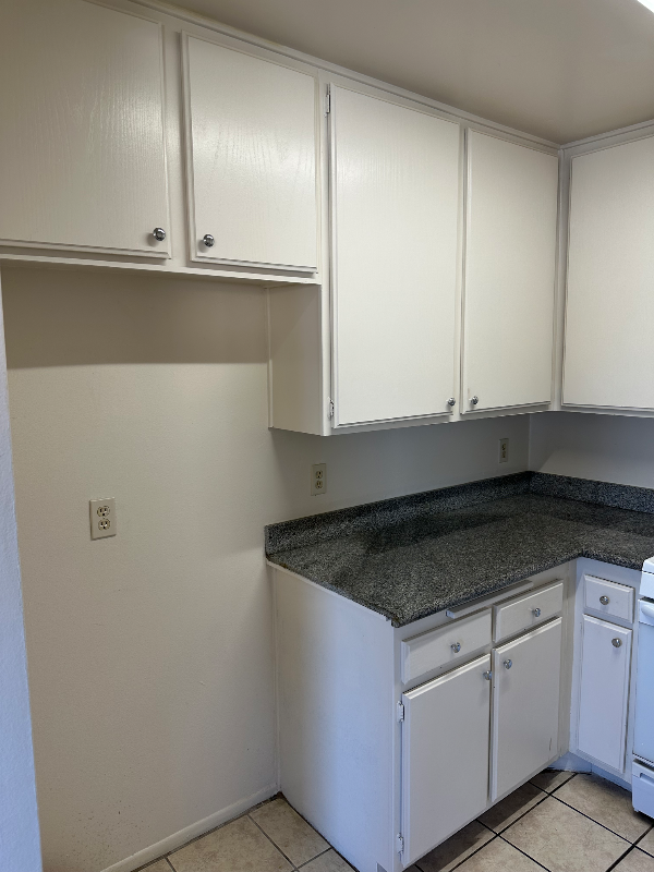 919 E Windsor Rd #6 - Photo 6 of 20