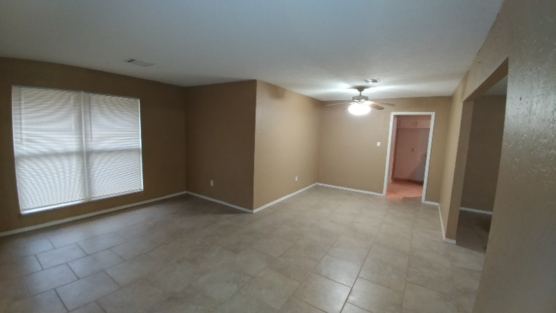 3010 Ne Kingsbriar Dr - Photo 5 of 8