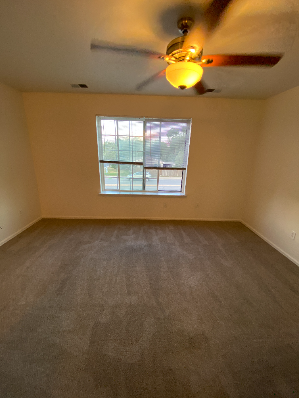 925 30th St #C - Photo 6 of 9