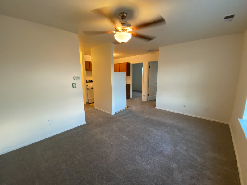 925 30th St #C - Photo 7 of 9