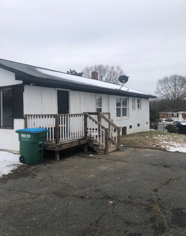 106 Marine Dr - Photo 2 of 12