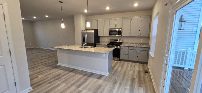 8753 Whitman Dr - Photo 5 of 20