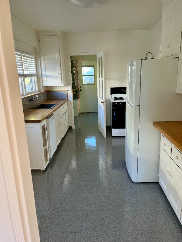 4160 Mildred Ave - Photo 4 of 8