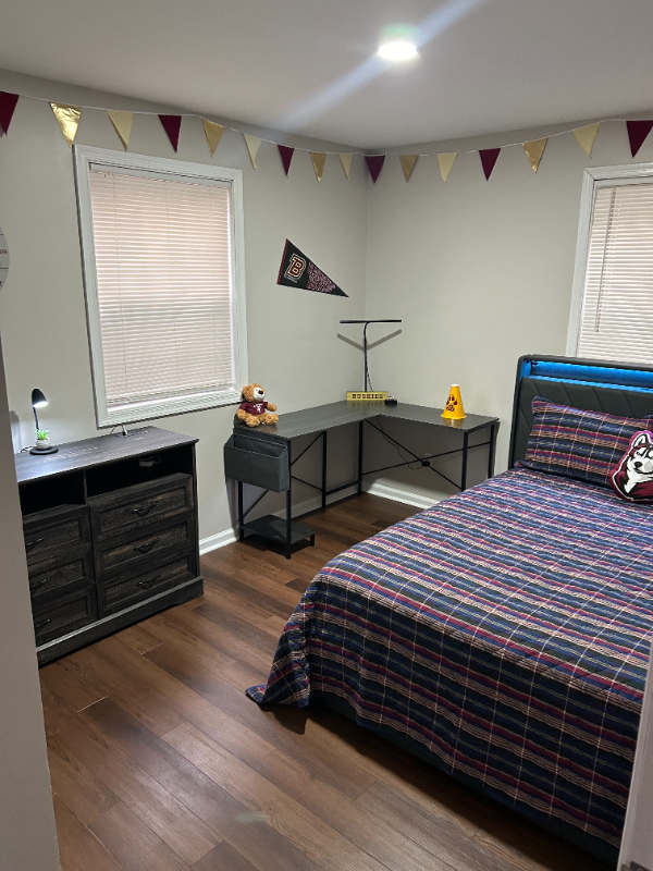 57 Iron St - Photo 5 of 8