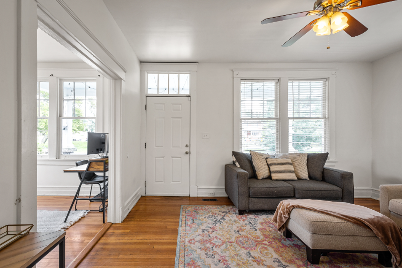 2928 Hawthorne Ave - Photo 2 of 20