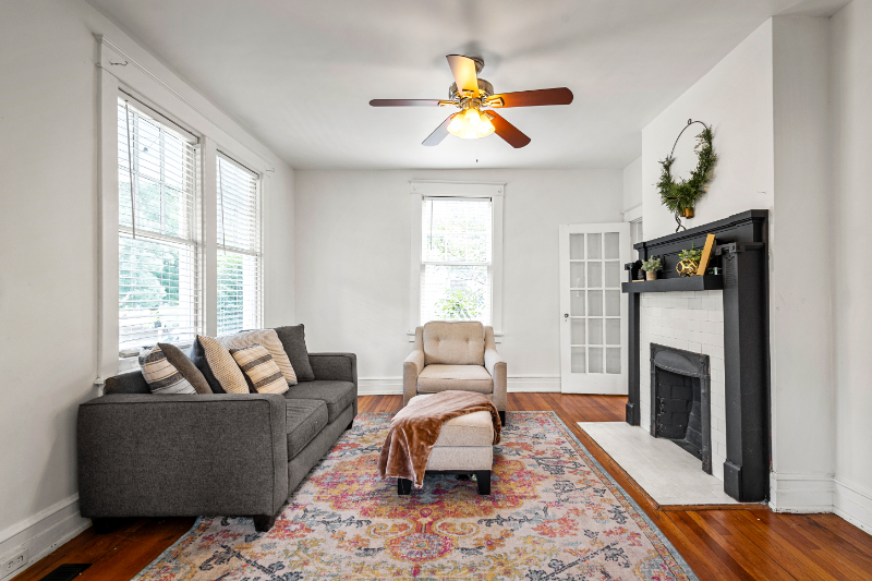 2928 Hawthorne Ave - Photo 5 of 20