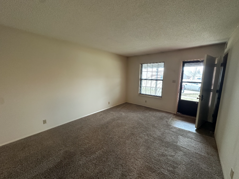 606 Cumberland Dr #606 - Photo 4 of 14