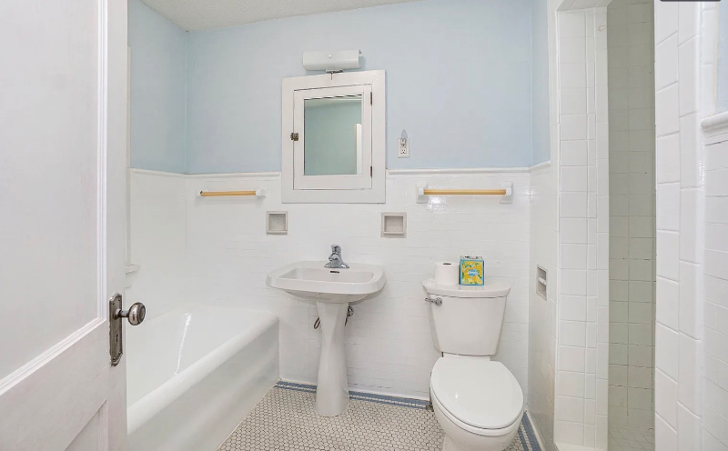 3833 Webster St - Photo 3 of 16