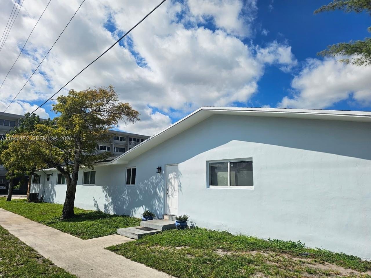 329 Se 2nd St #329-12 - Photo 4 of 14