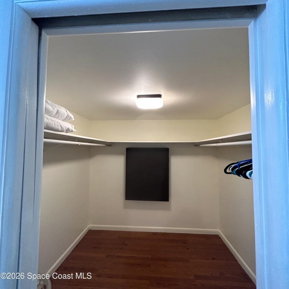 171 Cape Shores Cir #1713A - Photo 4 of 17