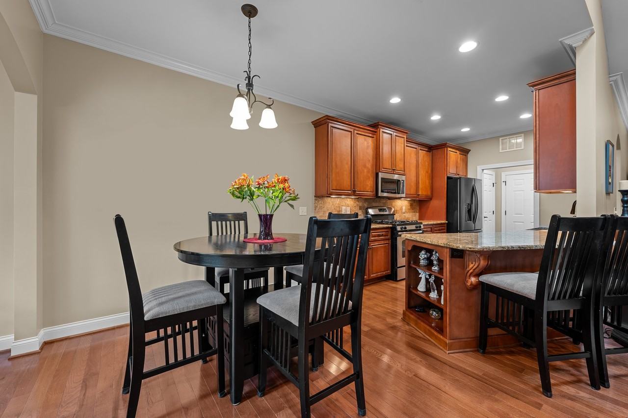 1923 Strathmore Dr #NA - Photo 3 of 16