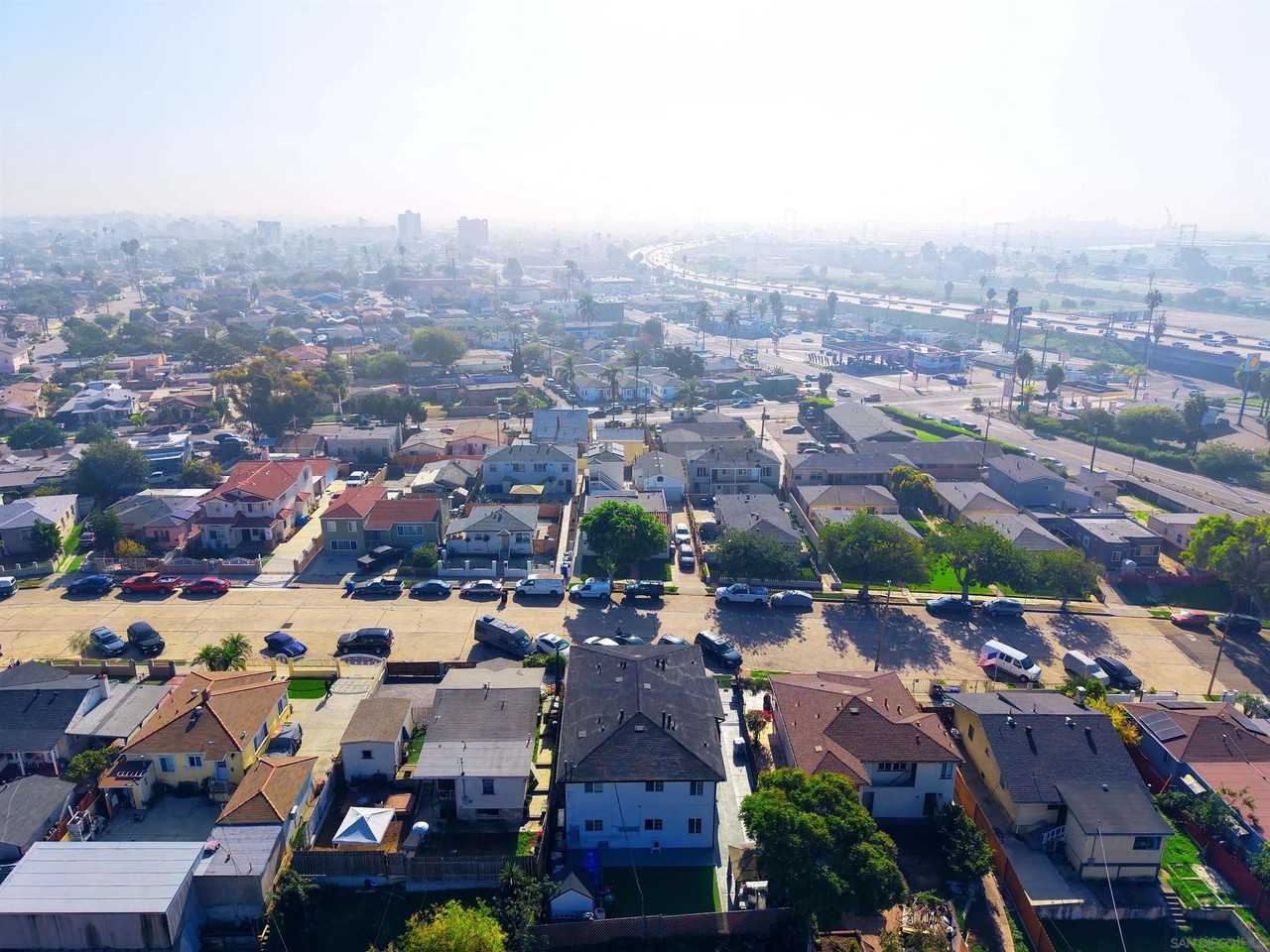 3934 Marine View Ave - Photo 6 of 40