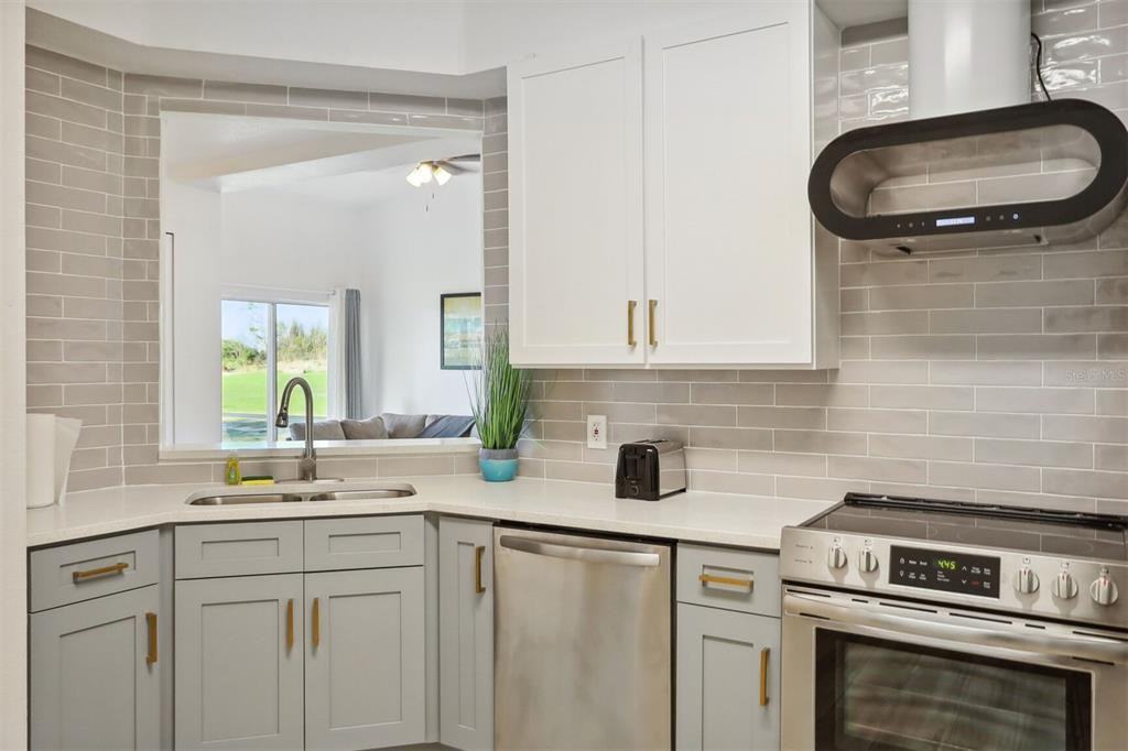 312 Eagle Ridge Dr #312-312 - Photo 4 of 39