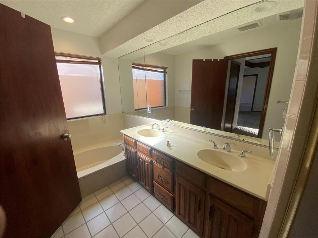 1109 Wimbledon Ln #1109 - Photo 4 of 24