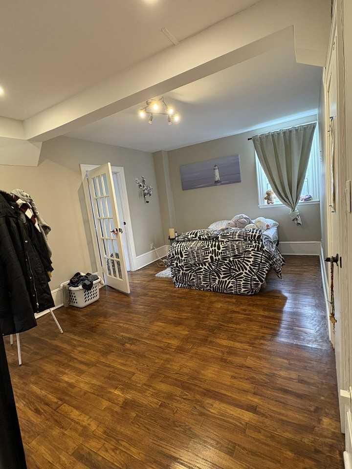 19 Tyndall Ave - Photo 3 of 5