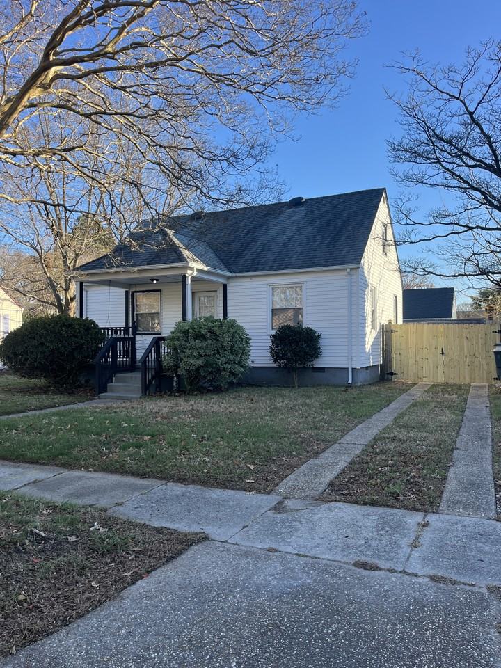 411 Farrell St #1 - Photo 2 of 27