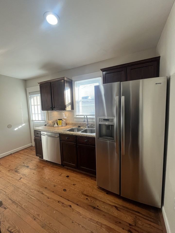 411 Farrell St #1 - Photo 6 of 27