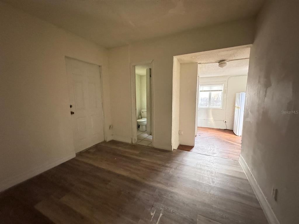 728 Columbia St #728 - Photo 2 of 7