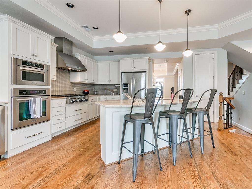 414 Ne 2nd St #1 - Photo 6 of 23