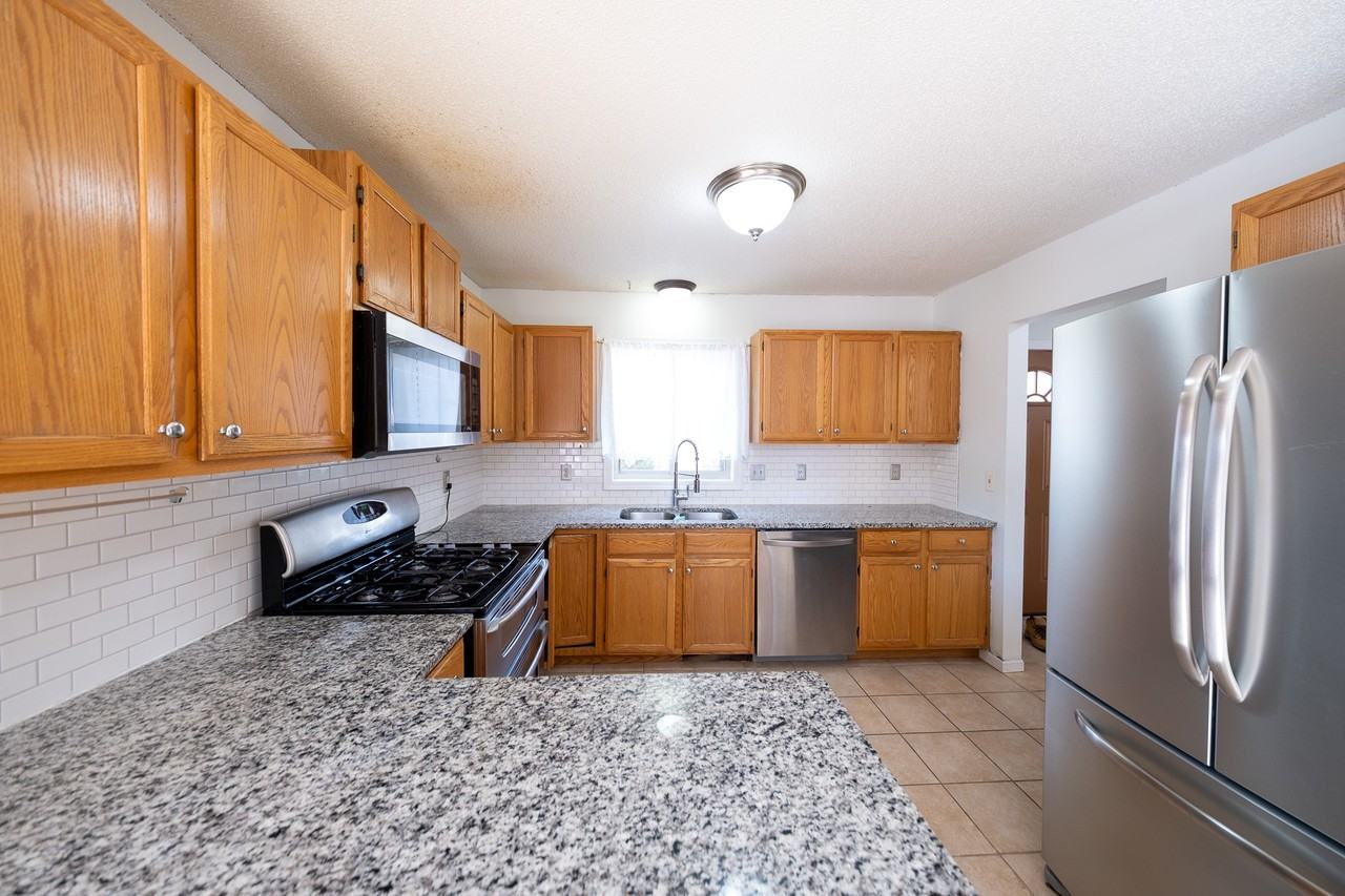 1383 Sage Ln #1 - Photo 3 of 35