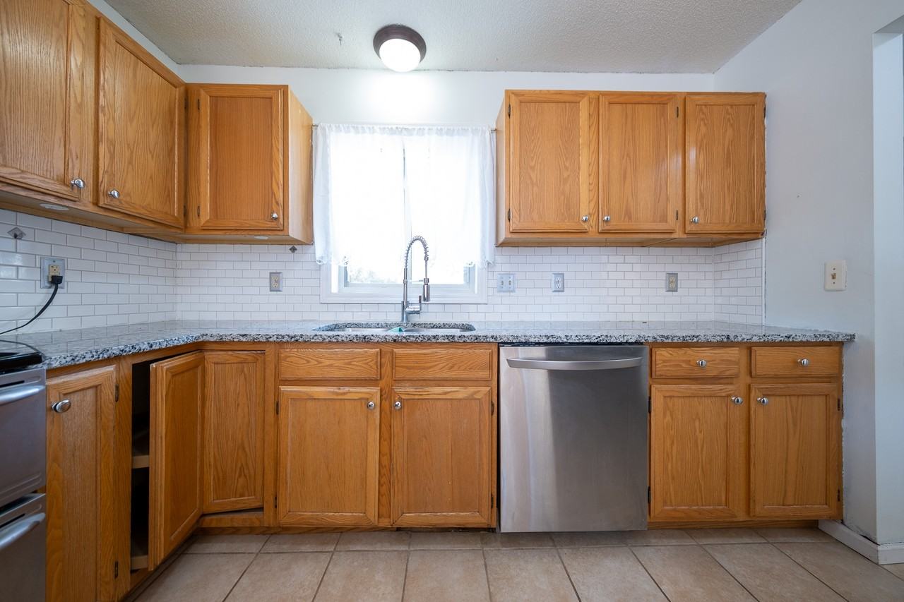 1383 Sage Ln #1 - Photo 5 of 35