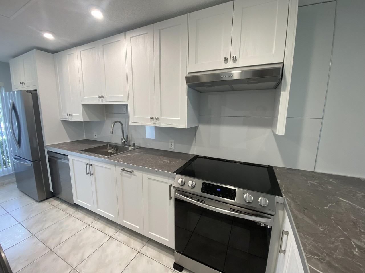 1110 Cactus Ter #1110D - Photo 6 of 33