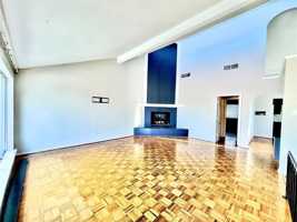 featured image of 3119 Lakeside Dr #3119