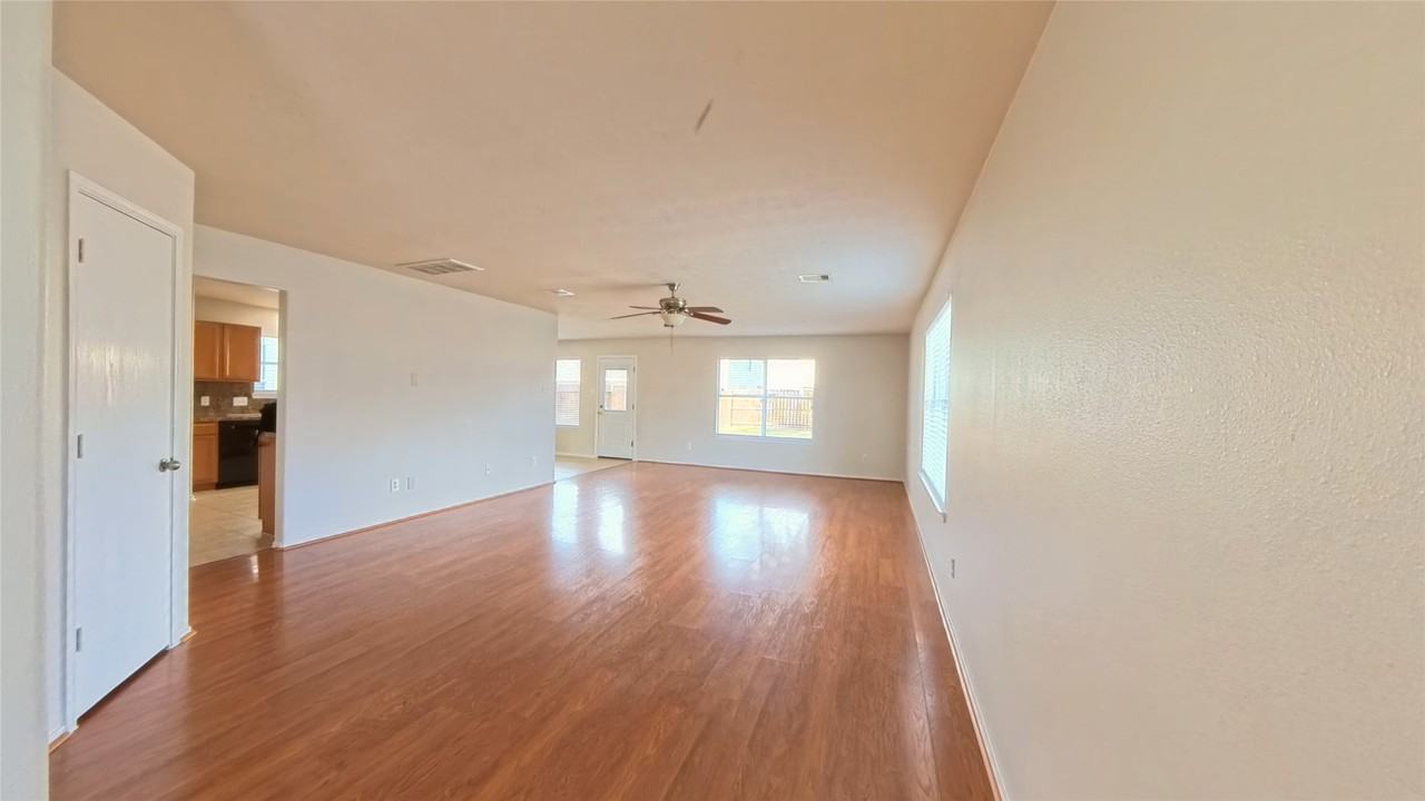 2843 Maybrook Hollow Ln #2843 - Photo 4 of 20