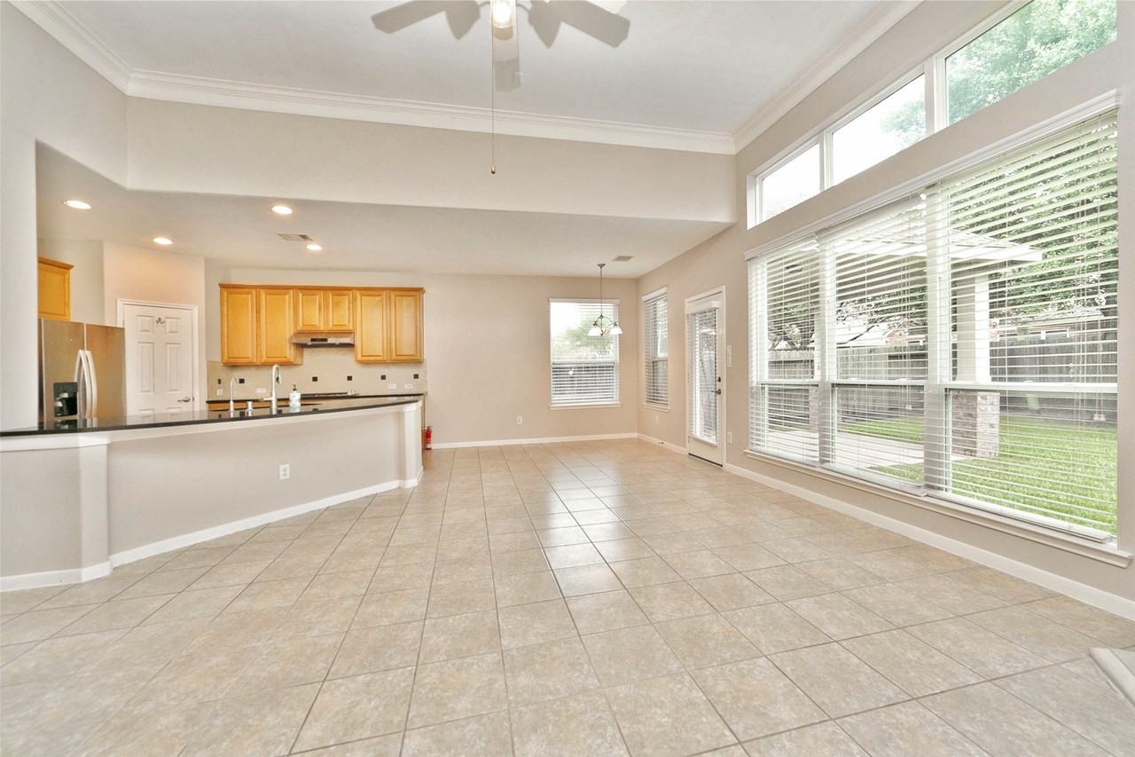 6115 Summerfield Glade Ln #6115 - Photo 5 of 33