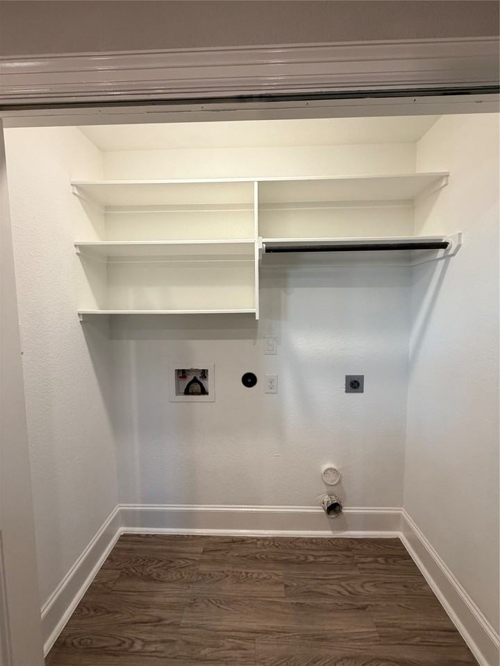 2005 Pasadena Blvd #2005 - Photo 7 of 20