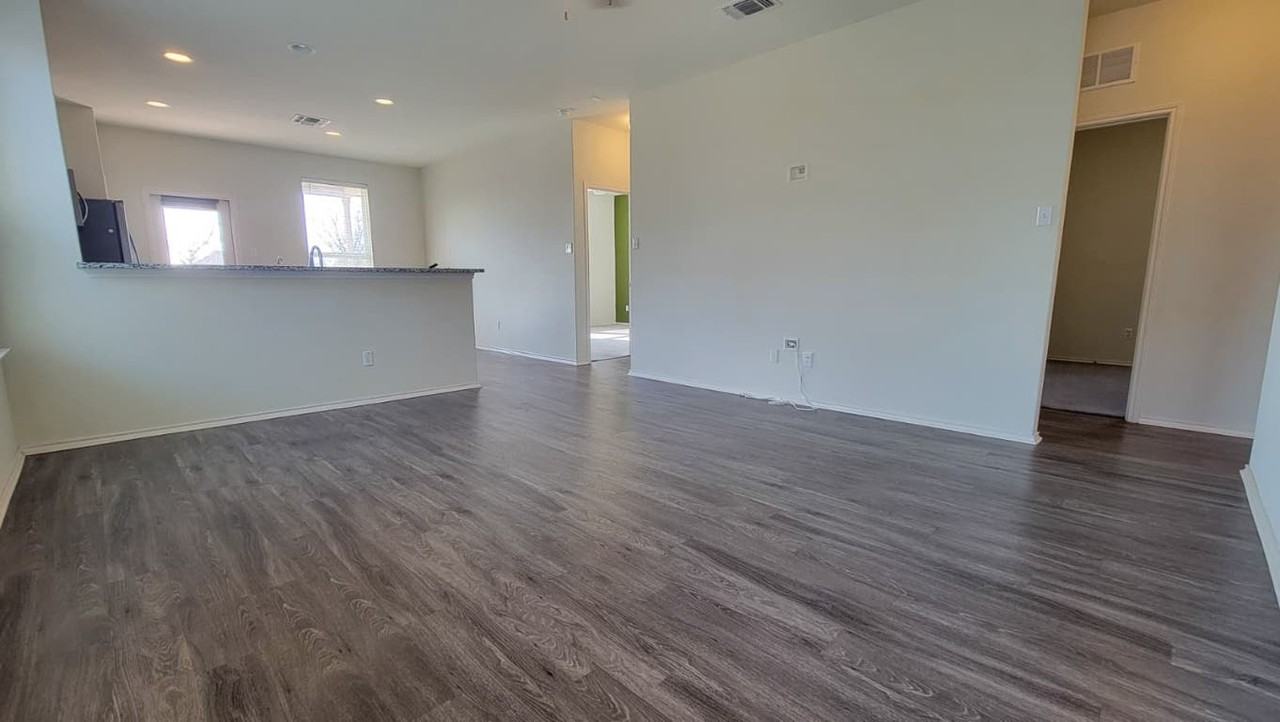 242 Thornless Cir #242 - Photo 3 of 17