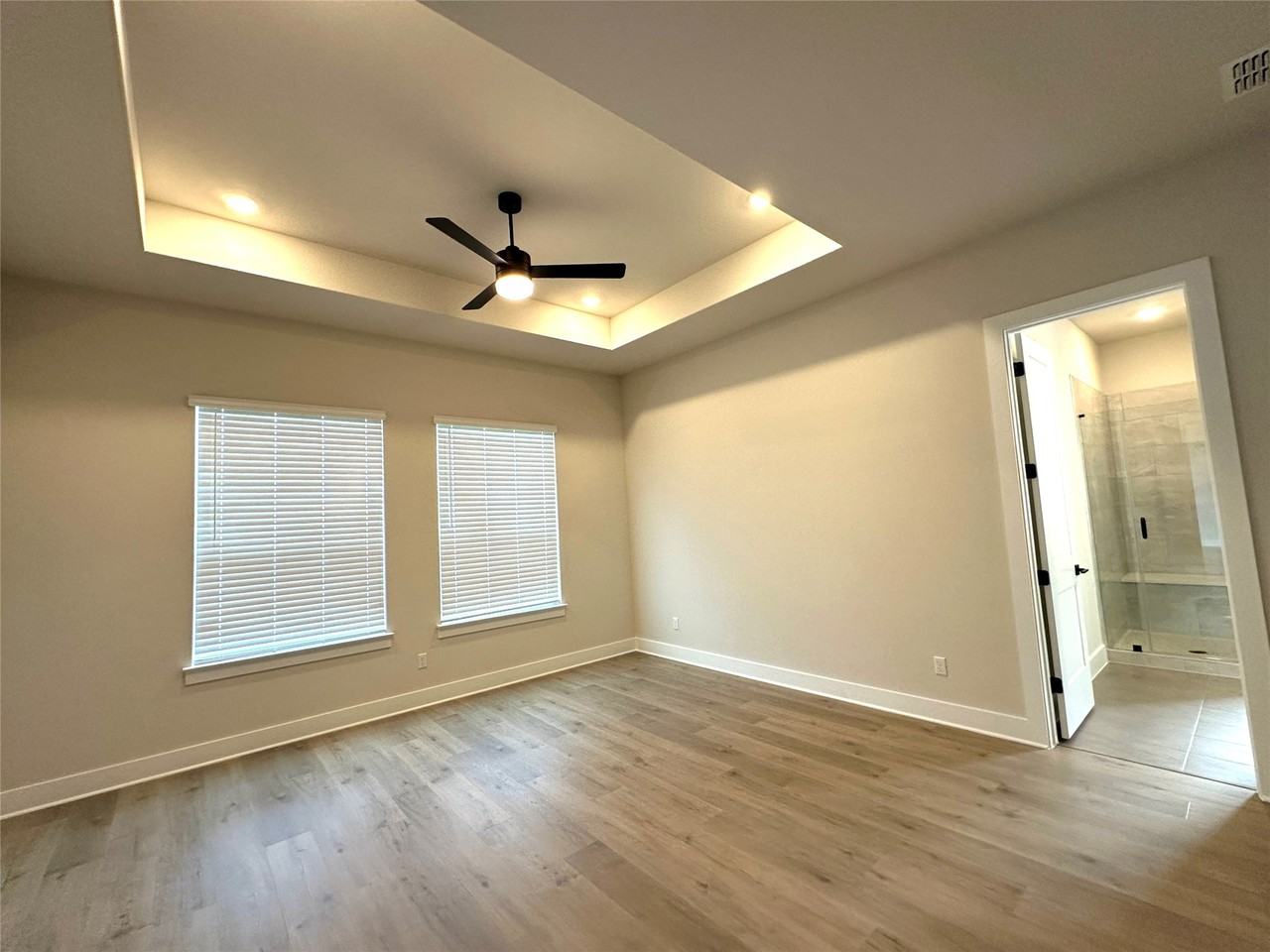 305 E Luna Blue Ln #305 - Photo 5 of 11