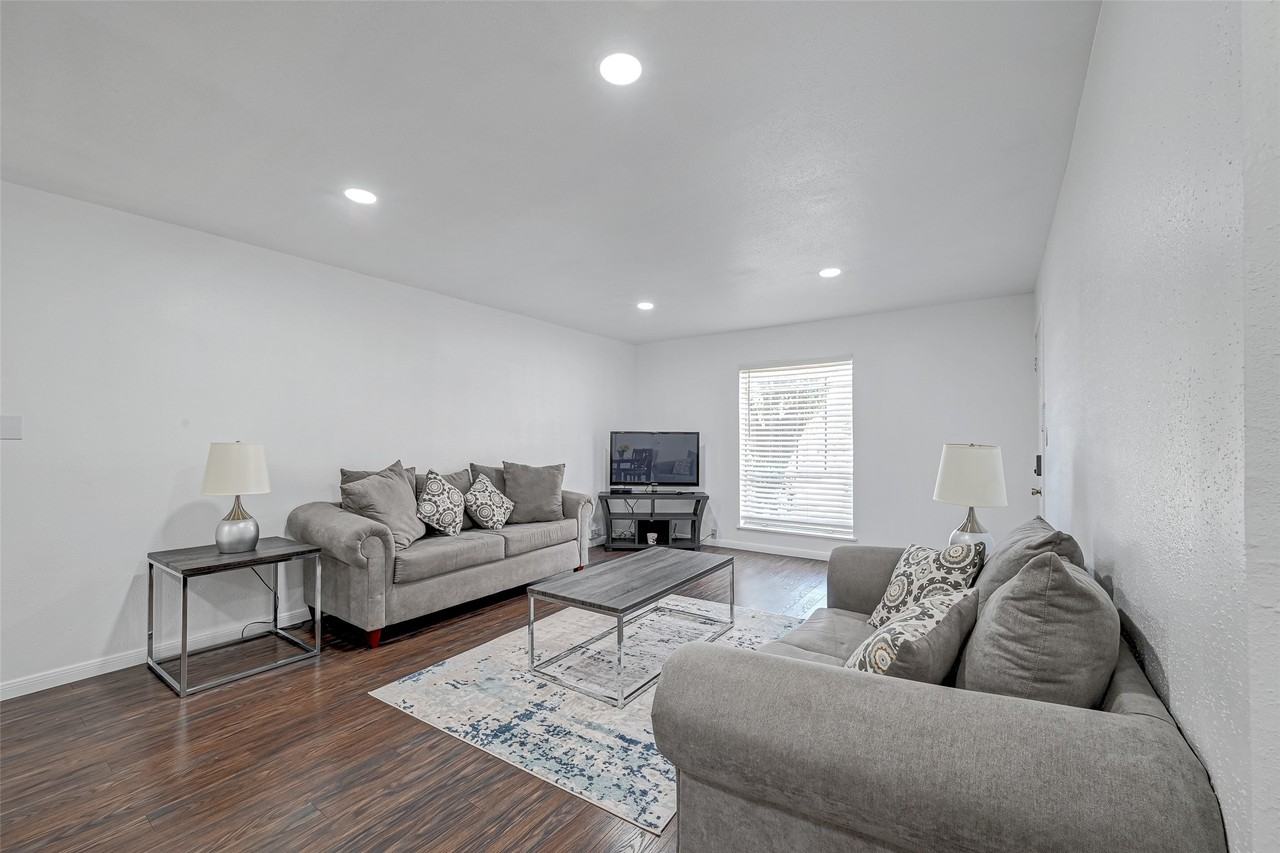 5863 Inwood Dr #5863-3 - Photo 2 of 34