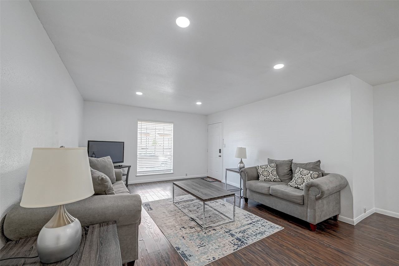 5863 Inwood Dr #5863-3 - Photo 3 of 34