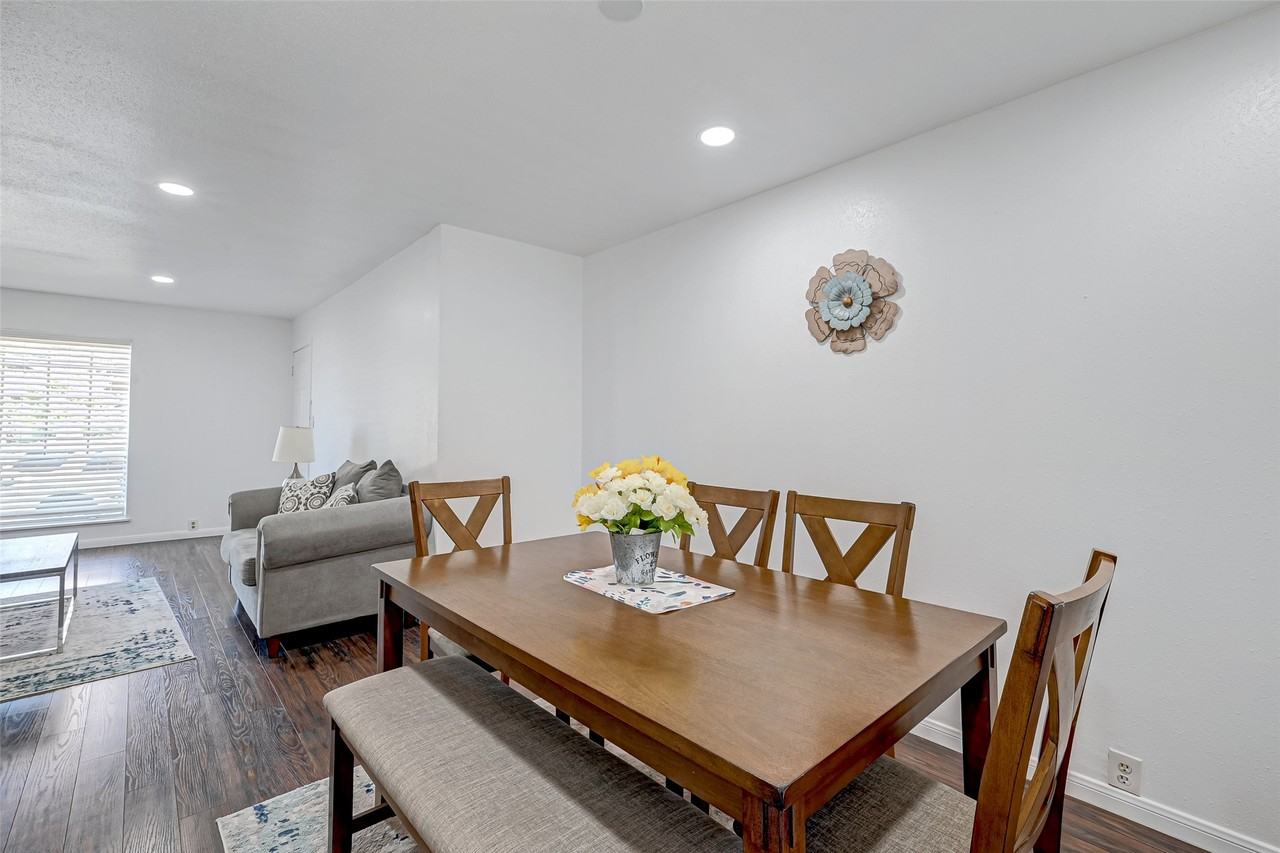 5863 Inwood Dr #5863-3 - Photo 6 of 34