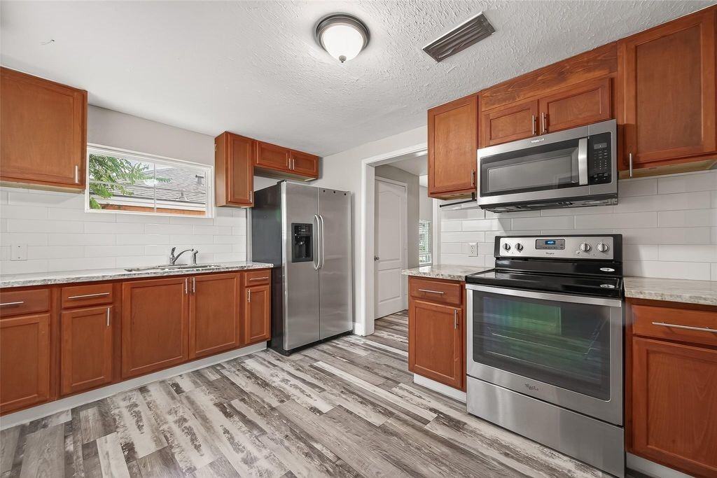 1511 Scharpe St #1511-2 - Photo 4 of 27