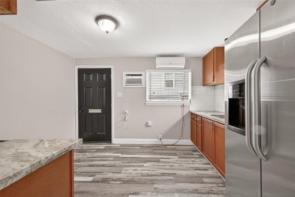 1511 Scharpe St #1511-2 - Photo 5 of 27