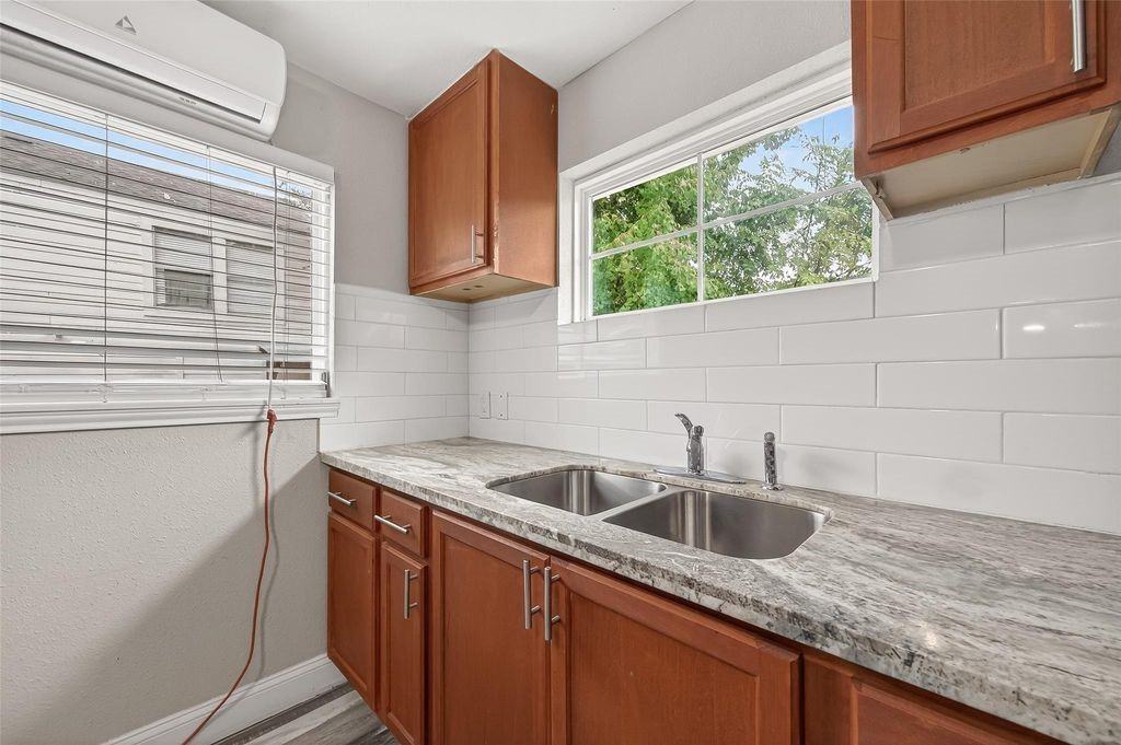 1511 Scharpe St #1511-2 - Photo 6 of 27