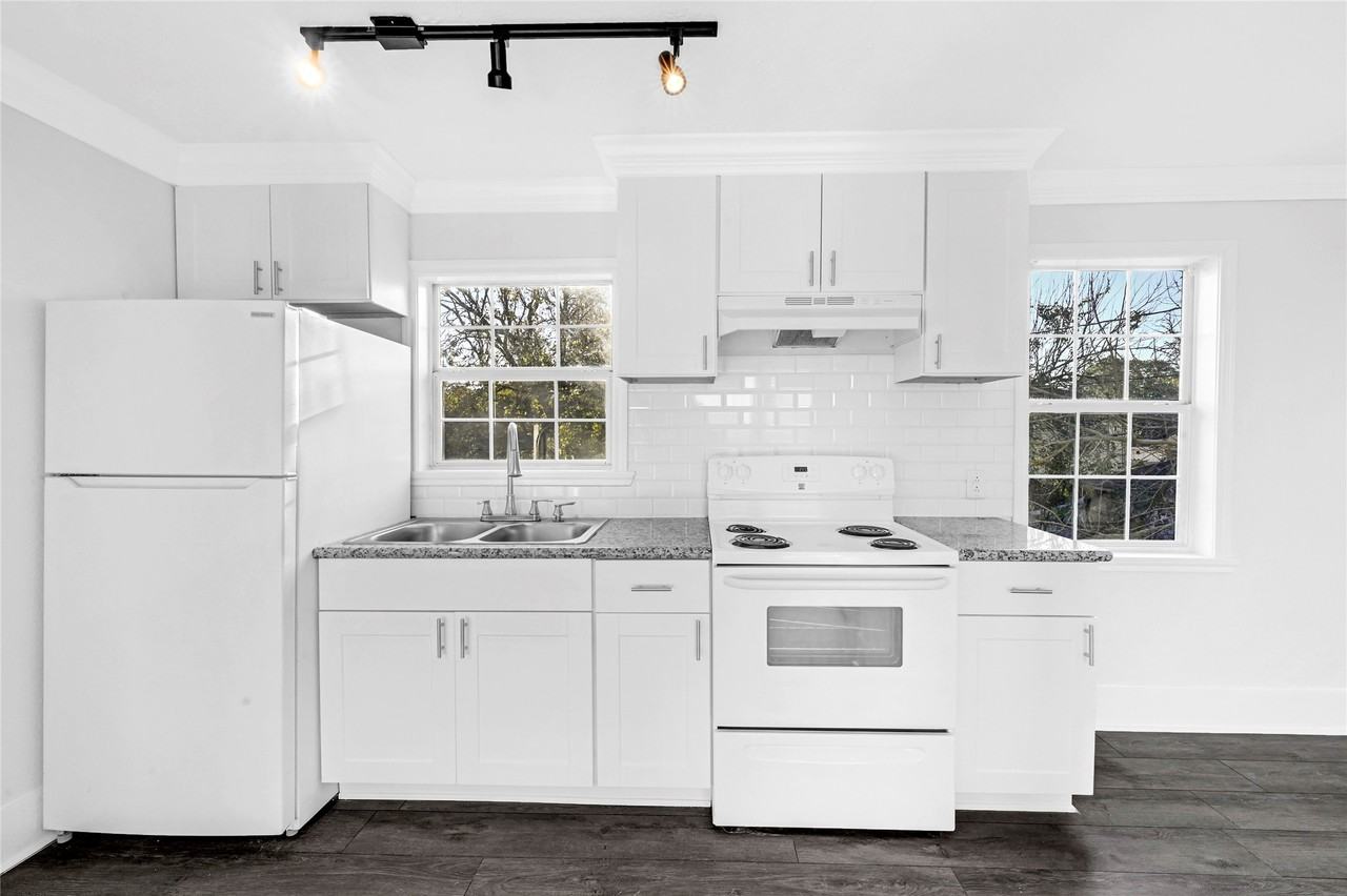 1633 Fourcade St #1633C - Photo 4 of 7