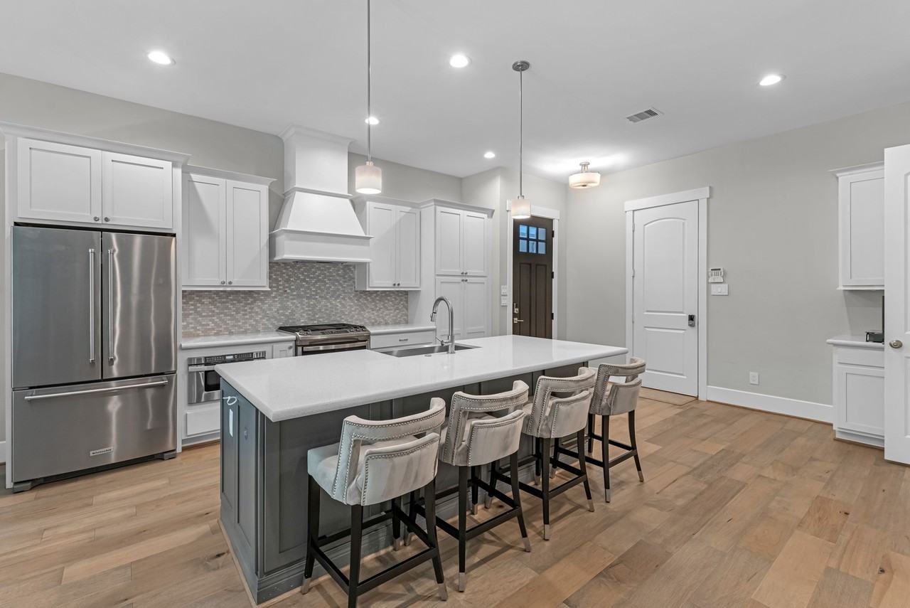 11 Thorpe Ln #11 - Photo 5 of 34