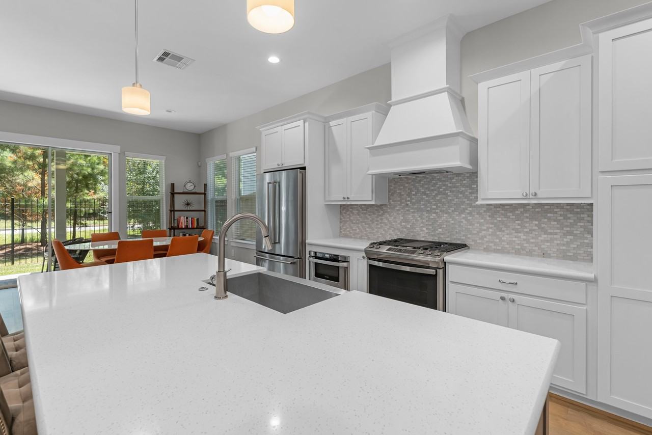 11 Thorpe Ln #11 - Photo 6 of 34